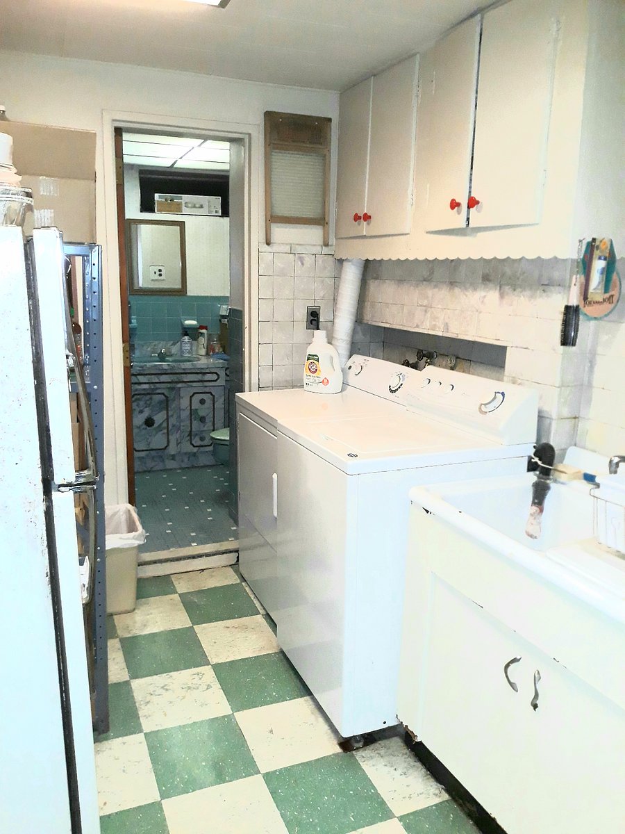 Bathroom 3 (blue) & extra fridge