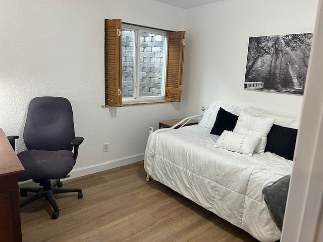 Office/smaller bedroom