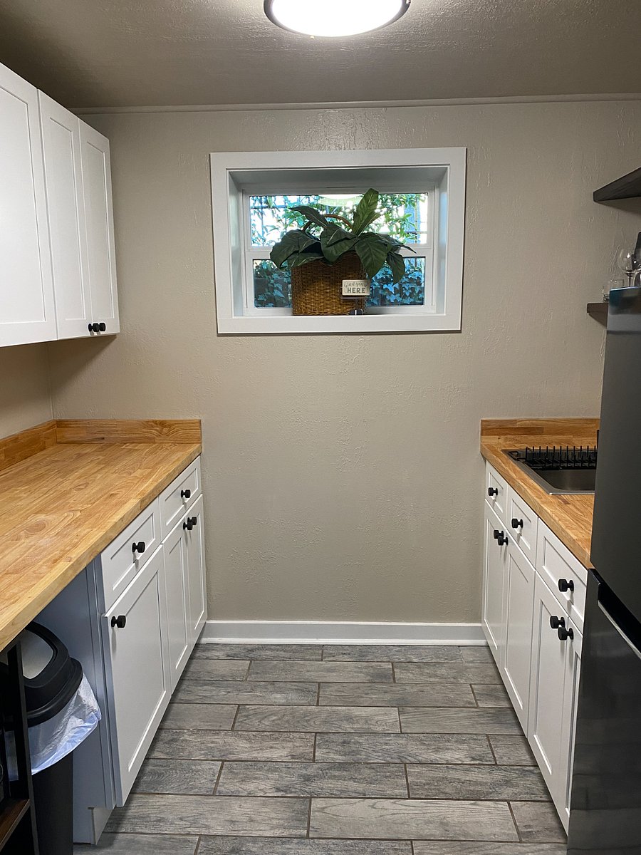 Full Sized Kitchen stocked with all your needs!