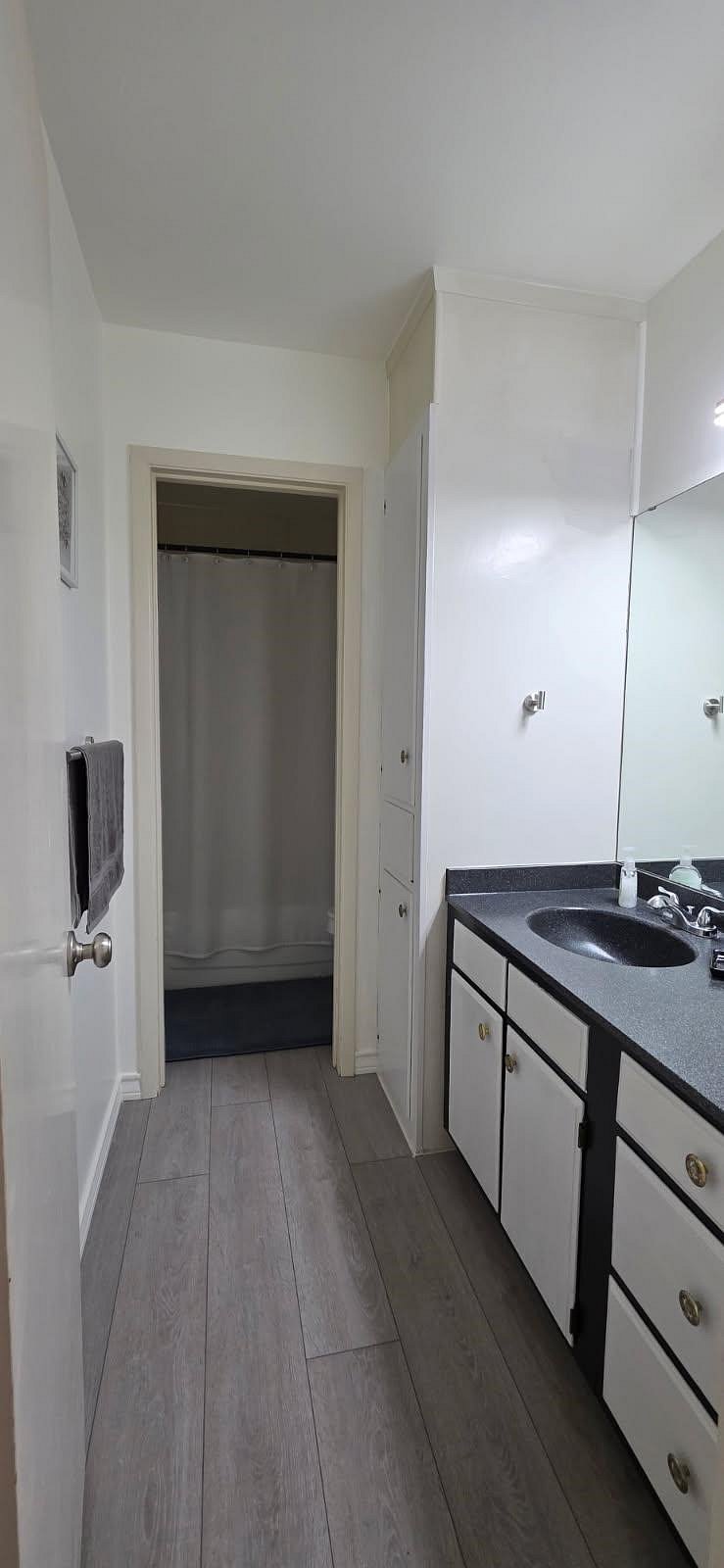 Full bathroom for second room