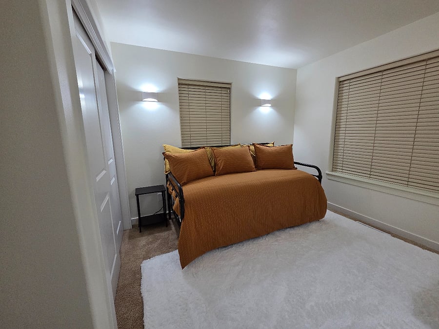 Bedroom 1 with daybed
