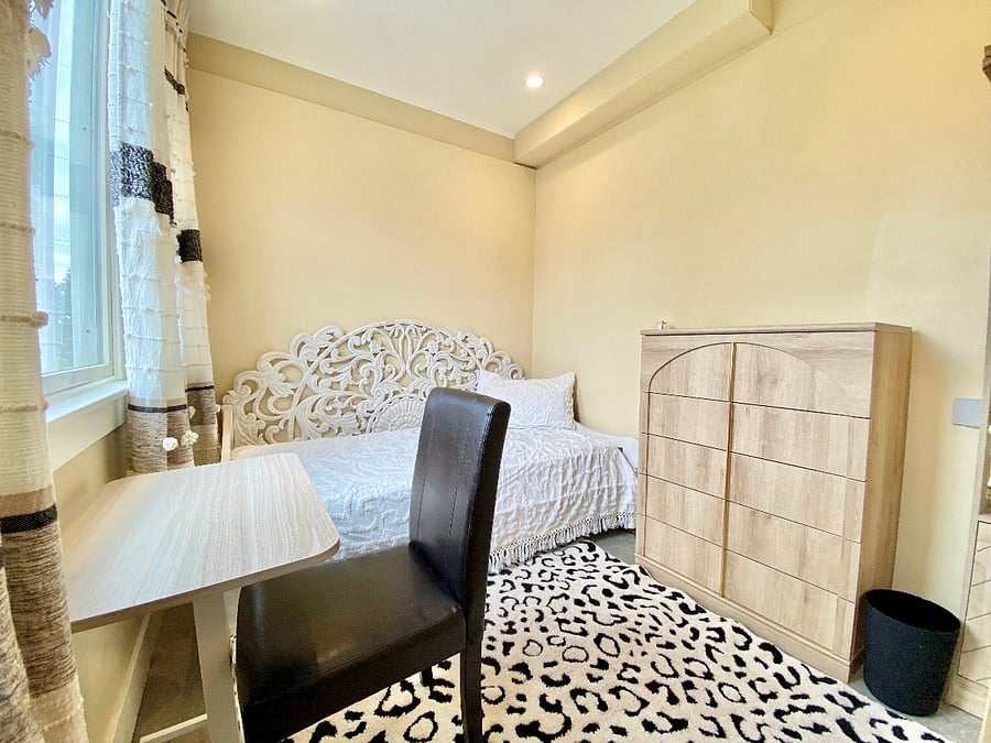 2A - Sun Retreat, $920 rent, $125 Utilities and services