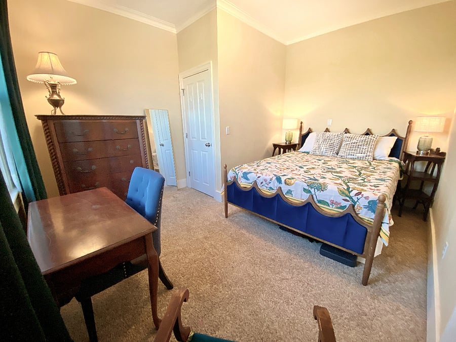 3B - The Victorian Room, $1070 rent, $125 Utilities + Services