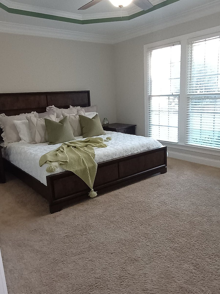 1st Floor Master Bedroom