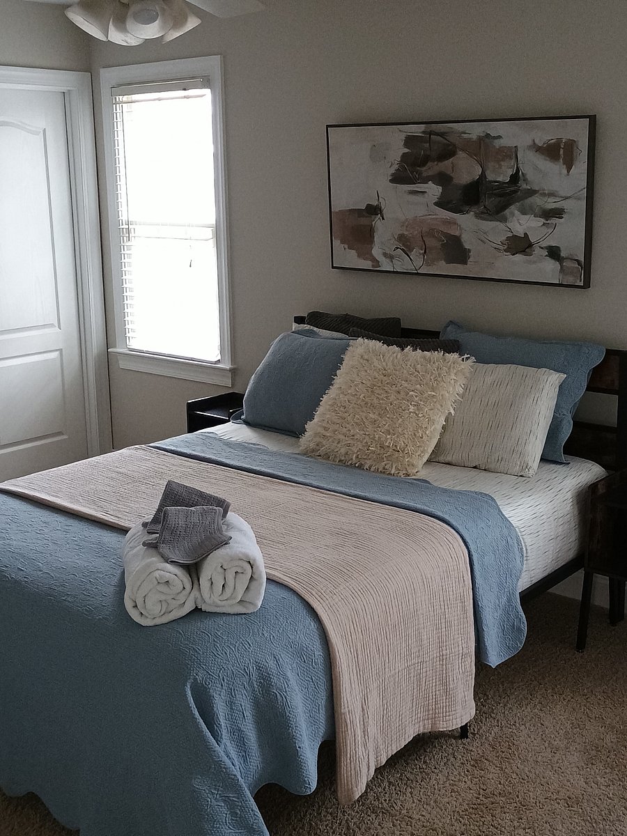 Upper Level Bedroom 2
