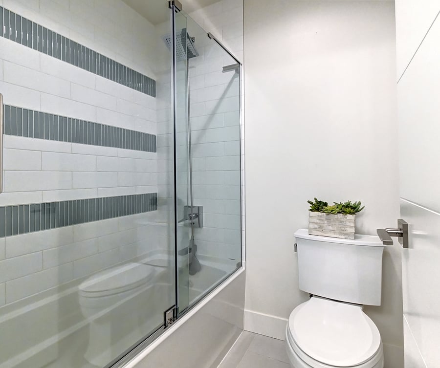 Upper Full Bath