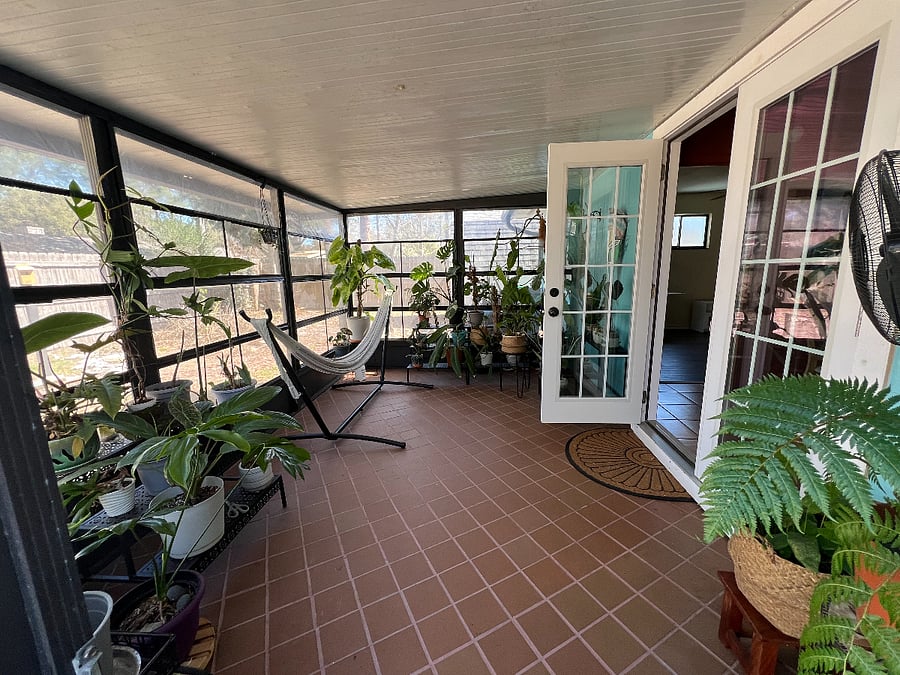 screened in back porch with Hammock