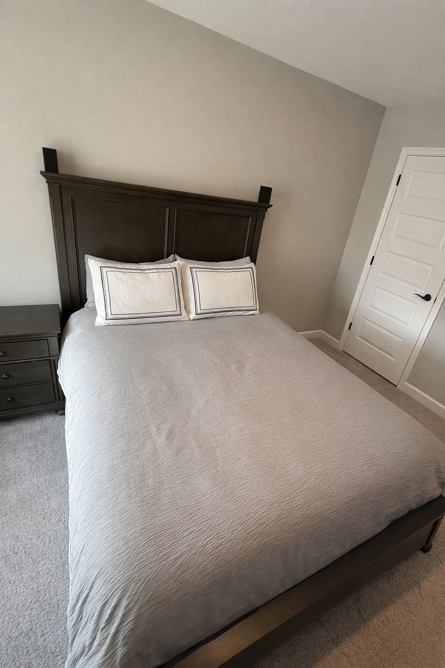 Bedroom 2 - Queen