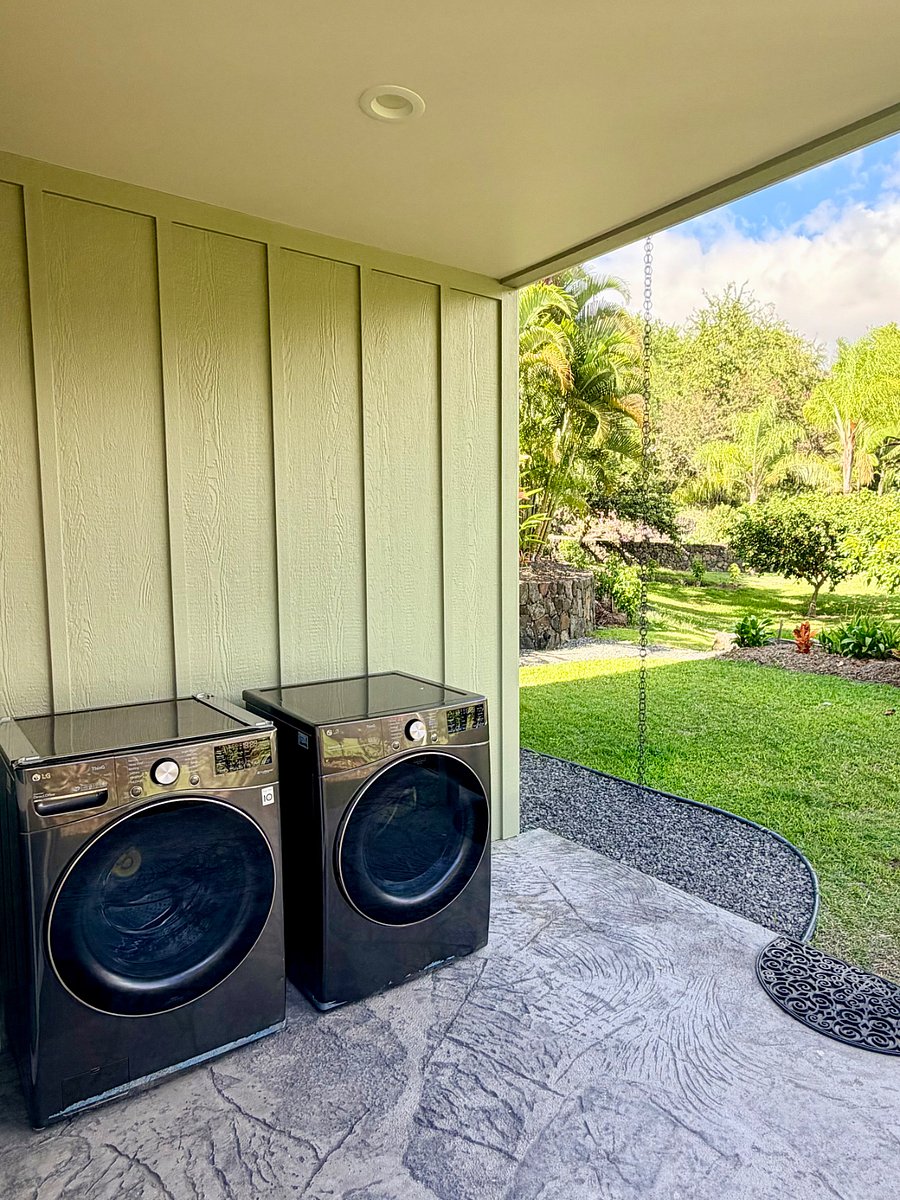 Washer/Dryer just outside back door