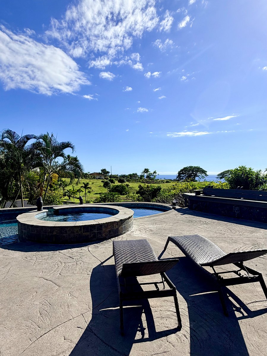 Refreshing pool ---you are welcome to take a dip!