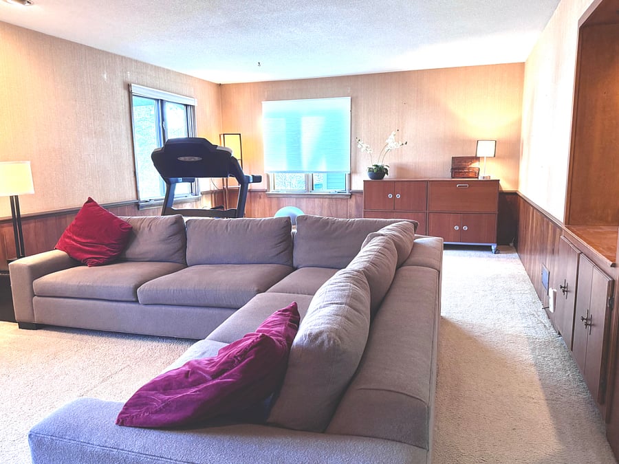 Entertainment Room with Smart TV-Garden Level