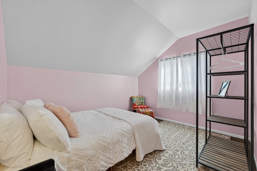 Full size bed