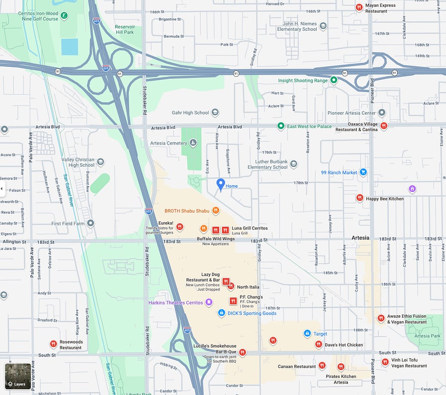 Local Area Businesses, Freeway Access and Parks. There is plenty of access to food, entertainment and outdoor recreation minutes from the house.