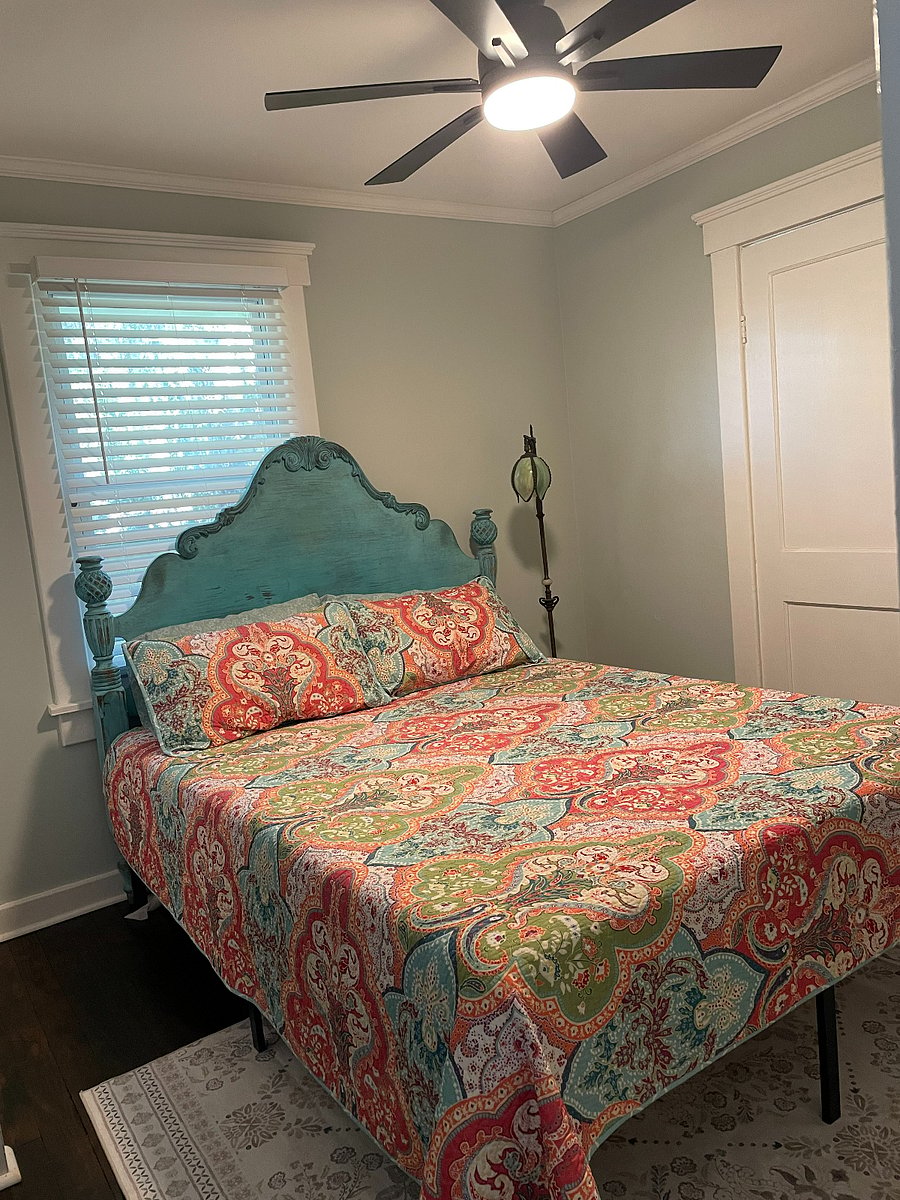 Master Bedroom with Queen Bed