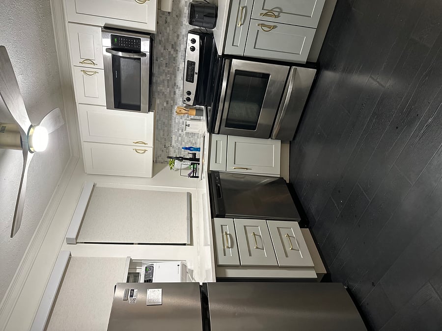 Full kitchen, stocked with cooking/backing supplies
