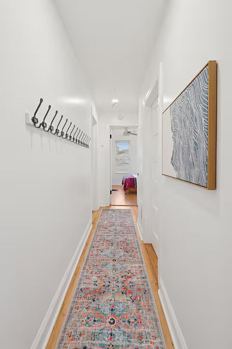 Hallway 2nd floor - 18 wall hooks!