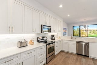Completely remodeled kitchen in 2023. Light, bright and a brand new stove await your cooking desires.