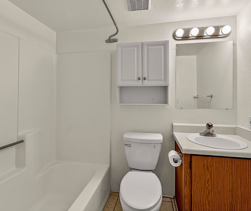 1st floor bathroom 