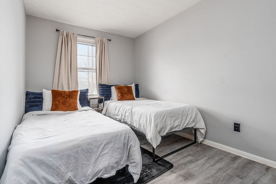 Bedroom 3 w/ two twin beds