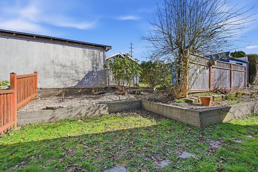 Private Green space pictured