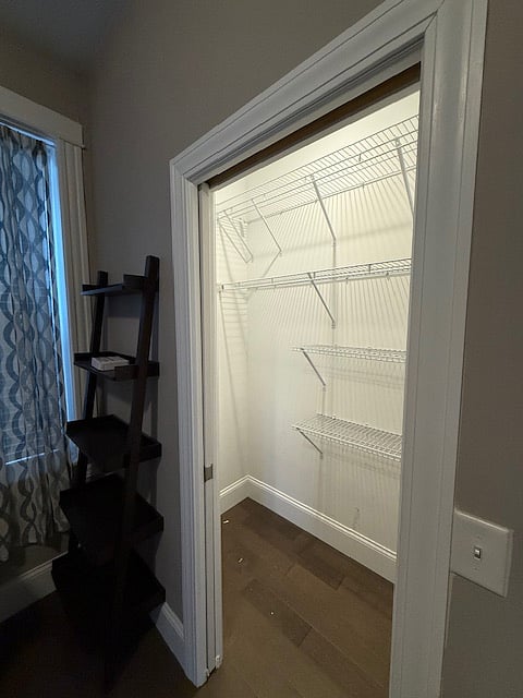 Closet of bedroom 2
