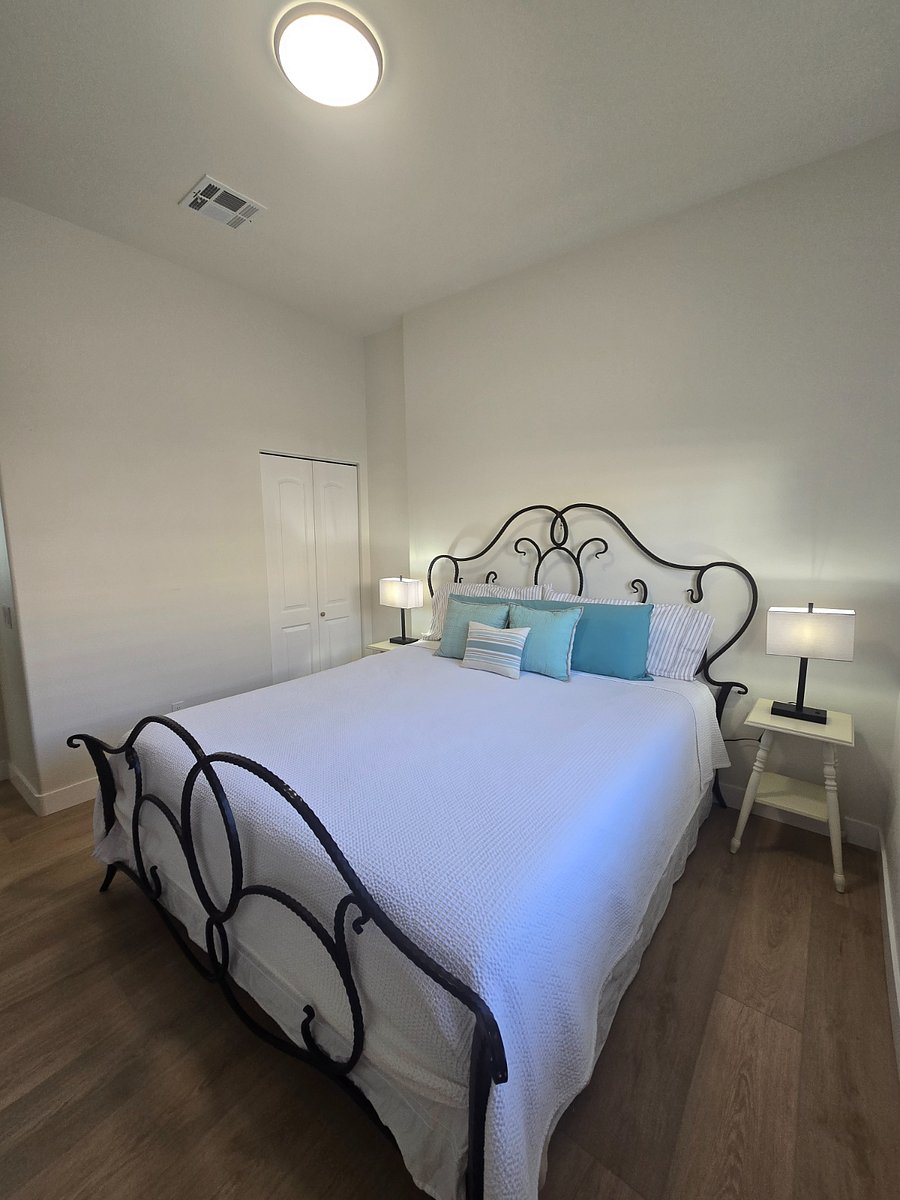 2nd bedroom Calking Bed