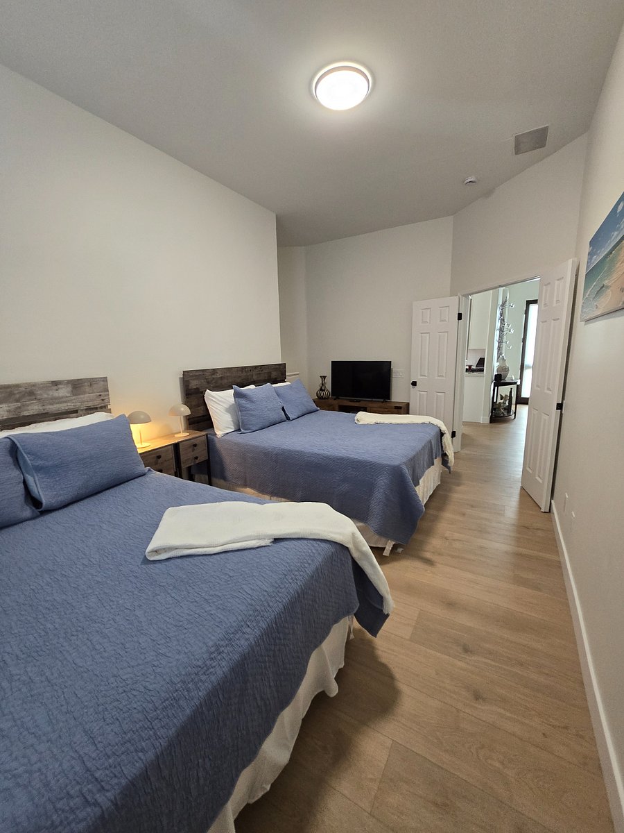 3 bedroom 2queen beds