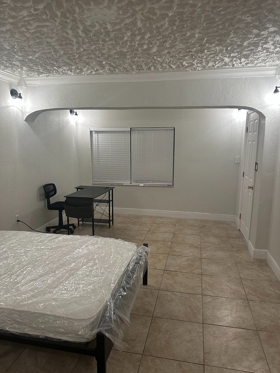 Oversized Bedroom #4
