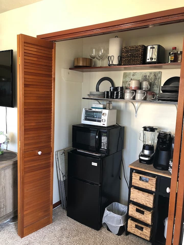 Our kitchenette has all the touches of home and lots of small appliances.