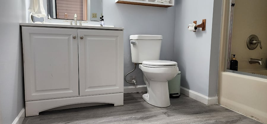 Lower level full bath