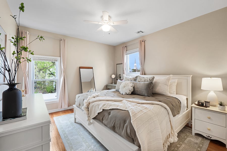 Master Bedroom w/King Size Bed