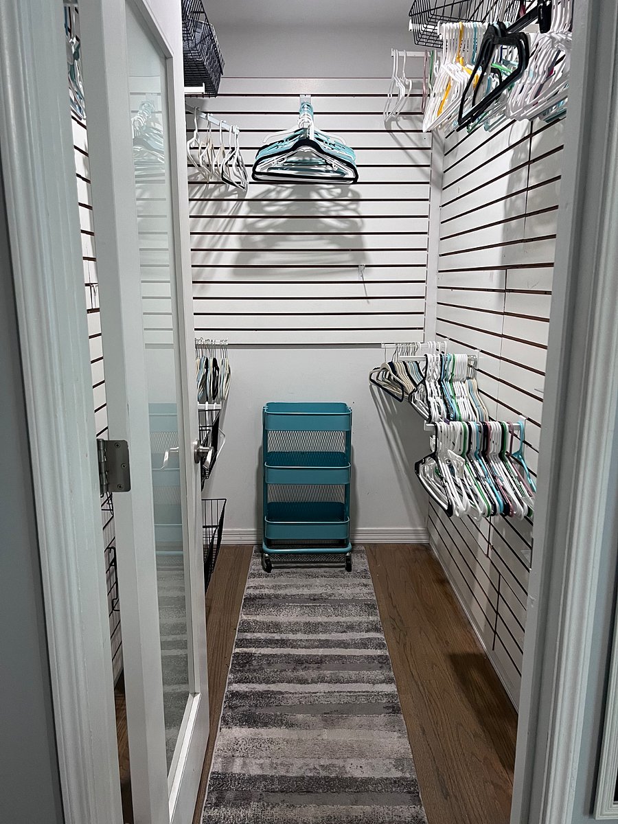 walk-in closet