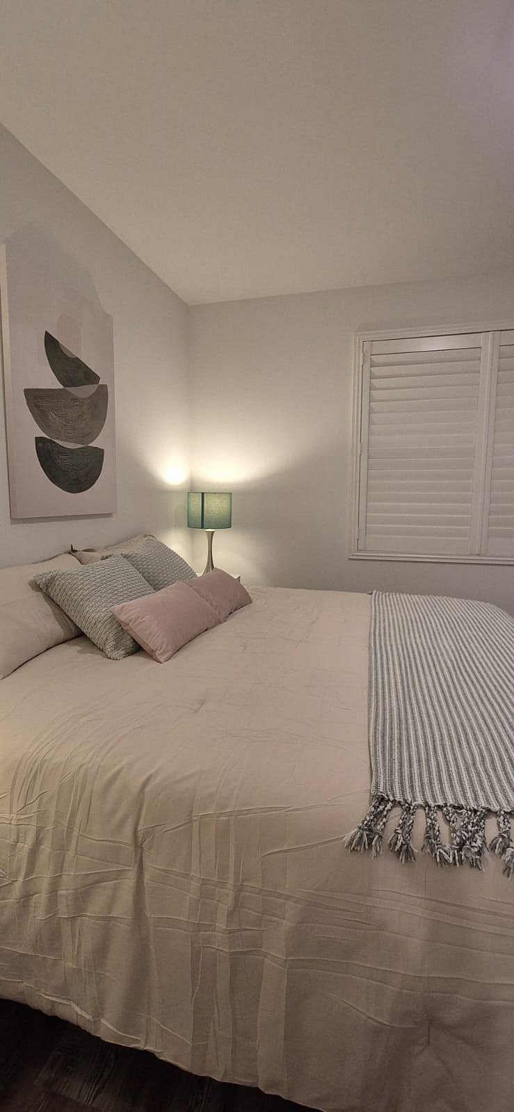 King size bed with good matress