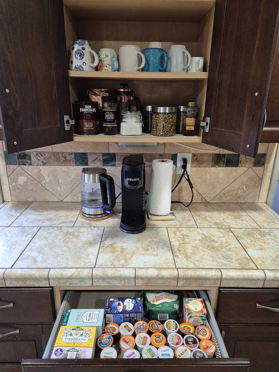 Complementary coffee and tea