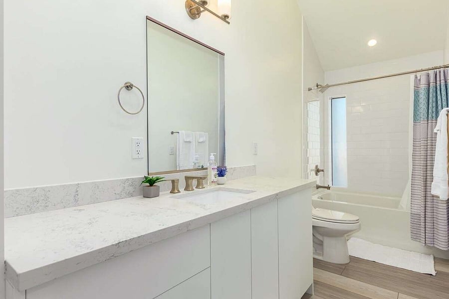 2nd Bathroom