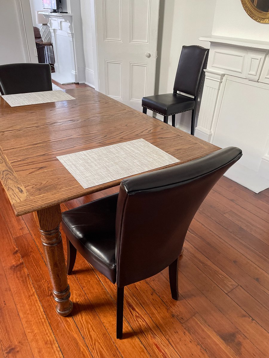 Separate dining room or office space