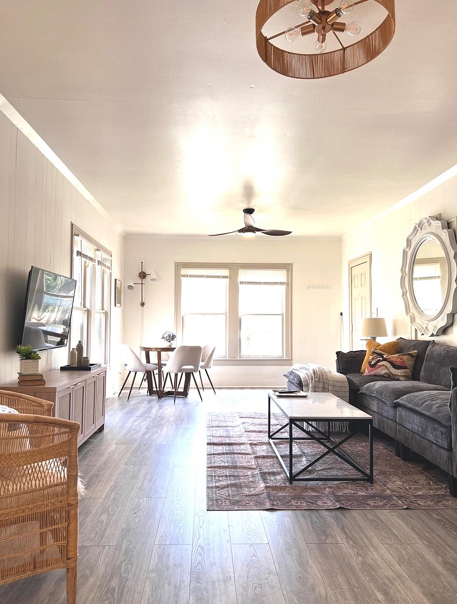 Open floor-plan for dinning and living room areas