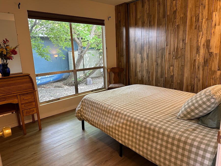 Secondary bedroom