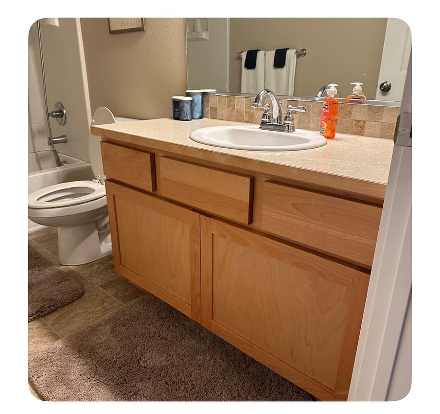 Common bathroom basement 