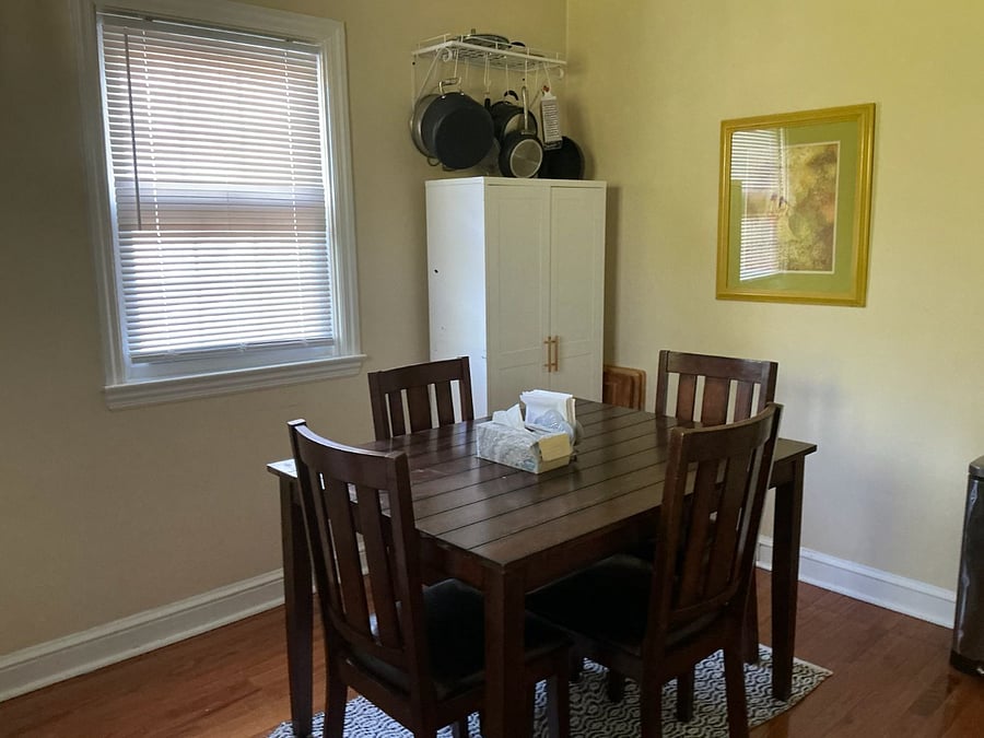Kitchen dining area