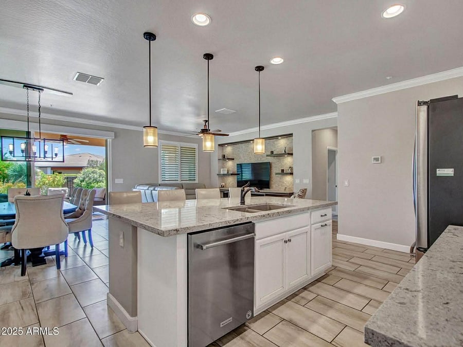 Kitchen/Dining 