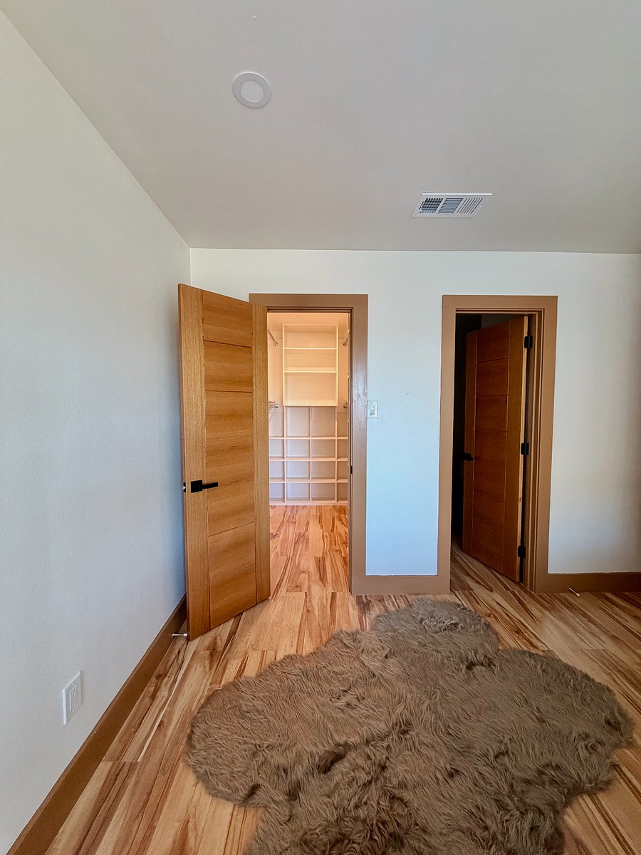 Master Bedroom - closet + bathroom entrance
