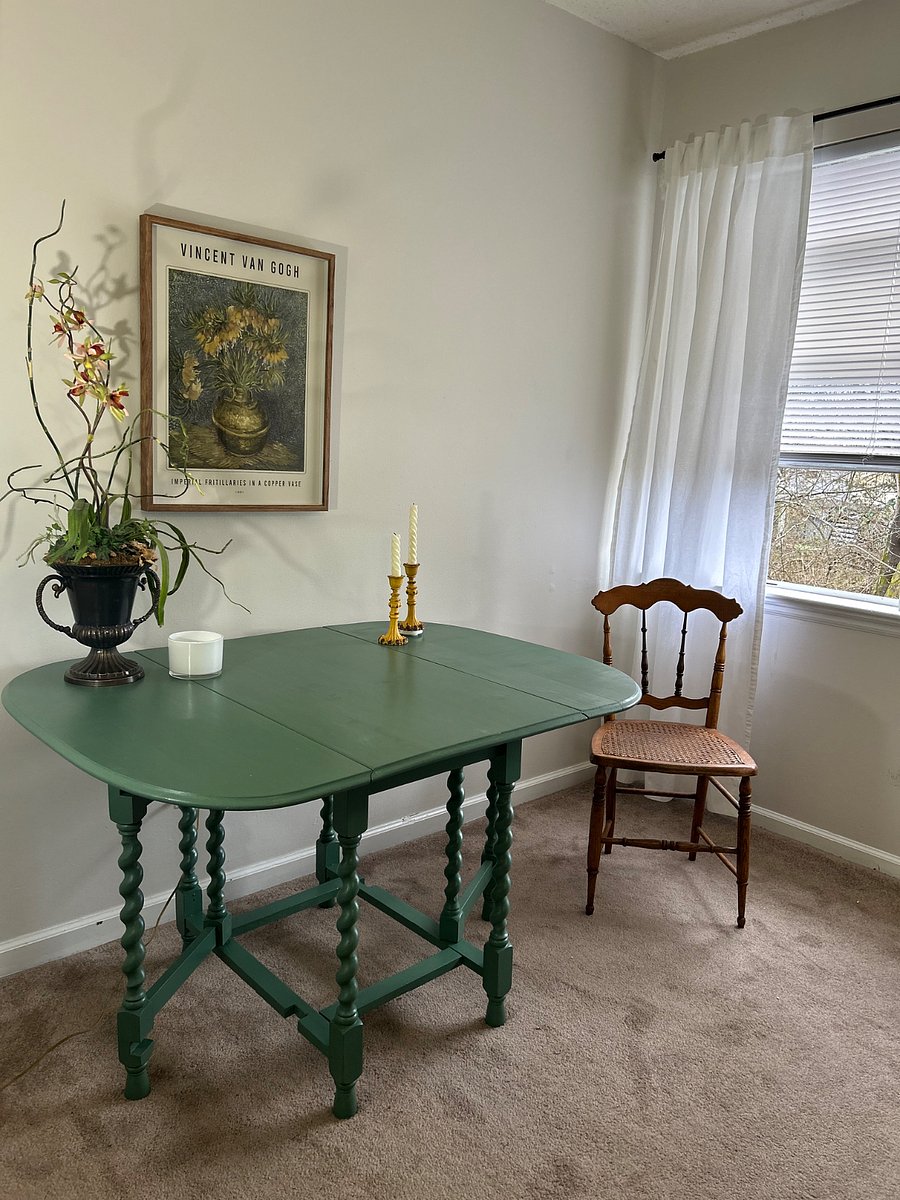 Designated work space with a large table to spread out your paperwork or house dual computers.