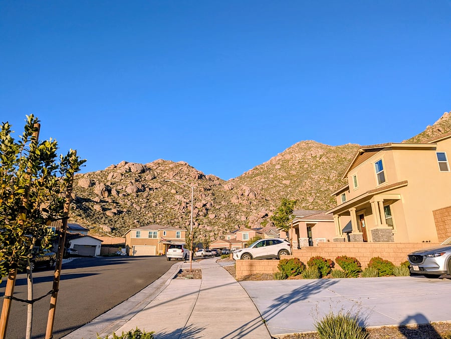 Gorgeous, mountain-side neighborhood