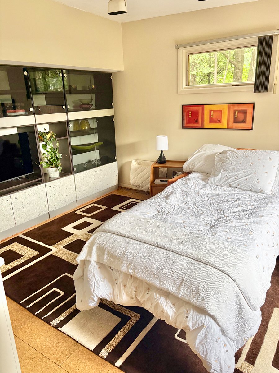 This is the smaller bedroom