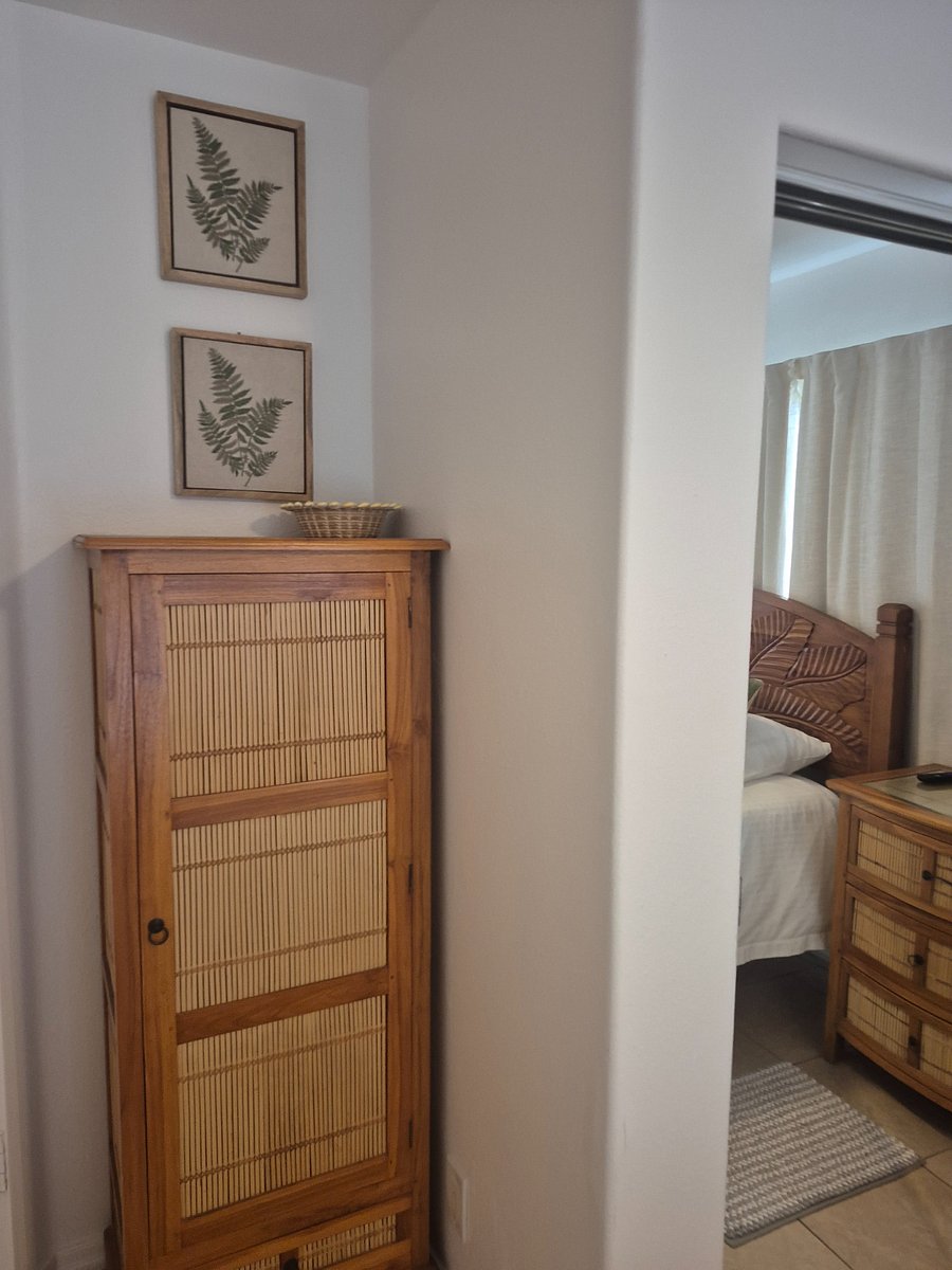 Queen bedroom