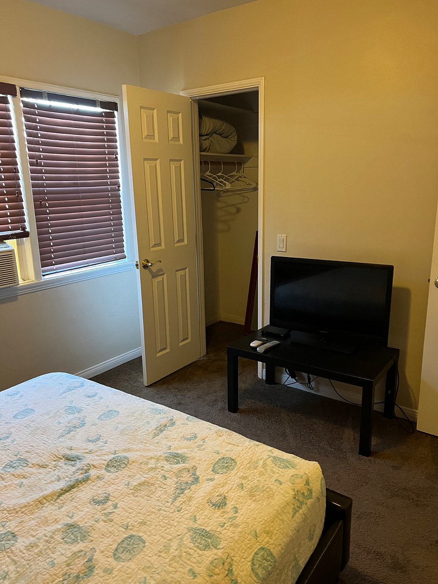 Queen bedroom