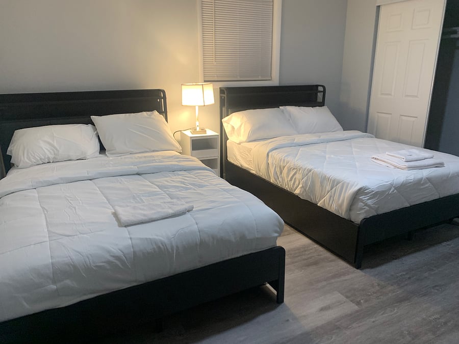 Twin bedroom, perfect for pairs of students or colleagues 