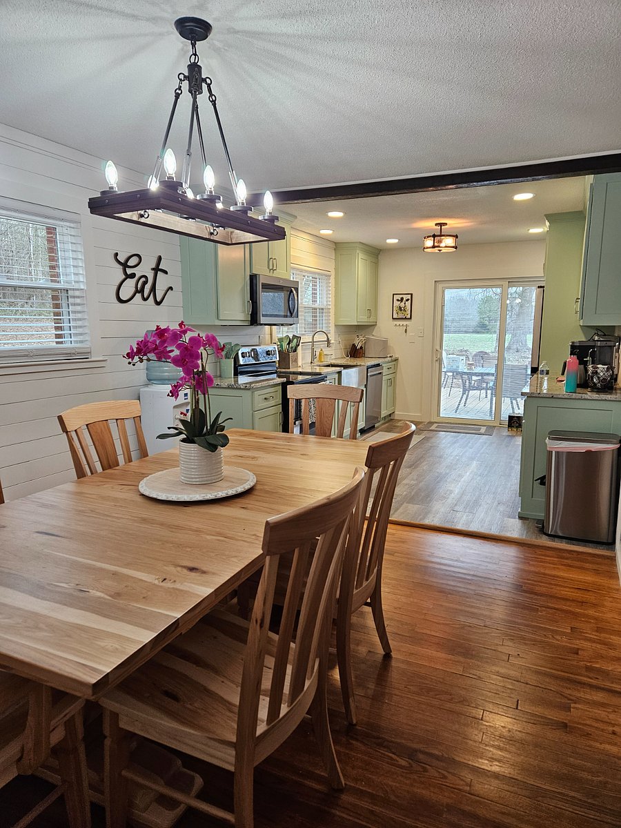 Full View Dining and Kitchen