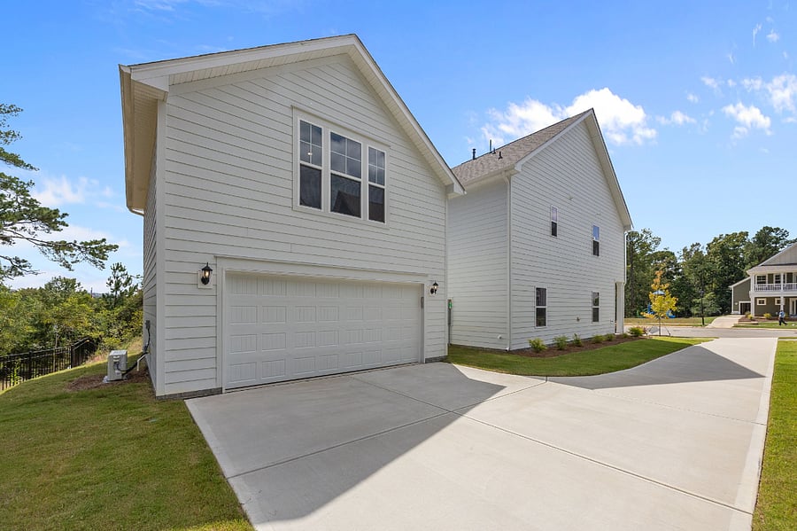 Private loft above the garage with a private entrance.
